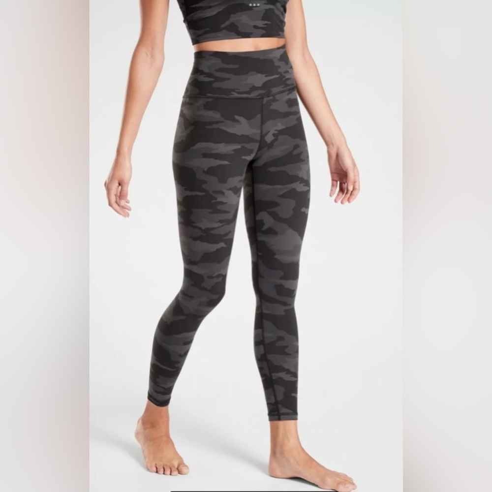 Athleta Elation Black Camo 7/8 Leggings 🖤 Size XXS